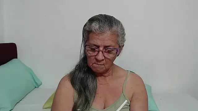 candy mature  online show from March 25, 2026, 10:49 pm