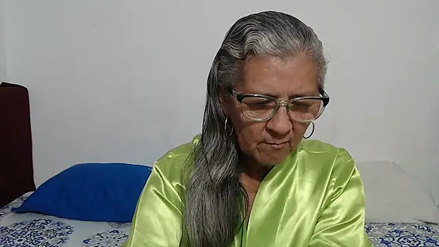 candy mature  online show from April 23, 2026, 9:39 pm