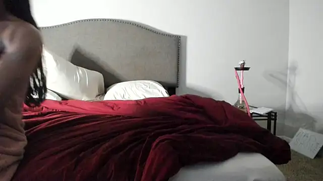 yiauana online show from September 22, 2025, 12:18 pm