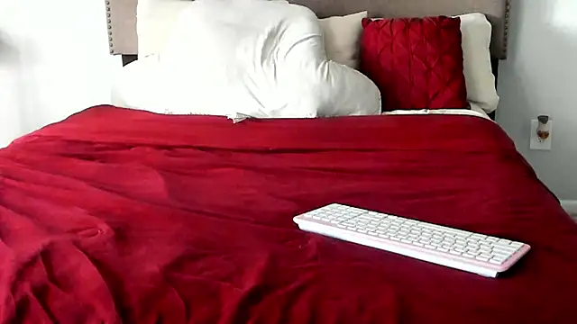 yiauana online show from September 23, 2025, 2:53 pm