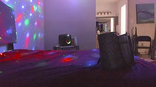 yiauana online show from February 22, 2026, 2:13 am