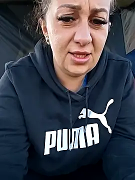 AvaLloyd online show from September 21, 2025, 5:09 am