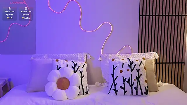 Ester Hill online show from February 8, 2025, 8:21 pm