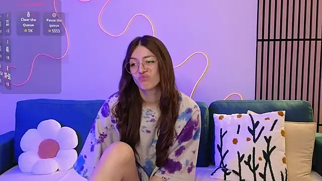 Ester Hill online show from February 25, 2025, 12:14 am