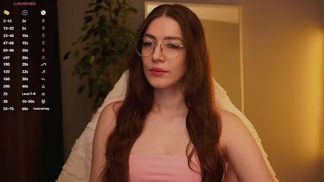 Ester Hill online show from November 14, 2025, 2:54 am