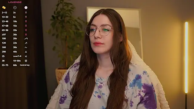 Ester Hill online show from February 18, 2026, 2:29 am