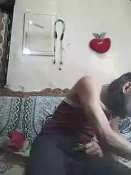 BadBoySmoker7070 online show from March 6, 2025, 11:25 am