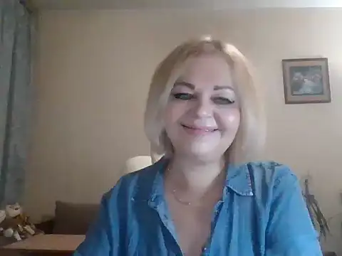 SofiyaPetrova online show from November 18, 2025, 3:27 pm