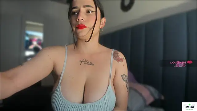 Snapshot of _Susiee_ chatting on January 4, 2025, 12:27 am Susiee online show from January 4, 2025, 12:27 am