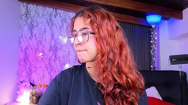 chloe blue online show from March 3, 2025, 11:44 am