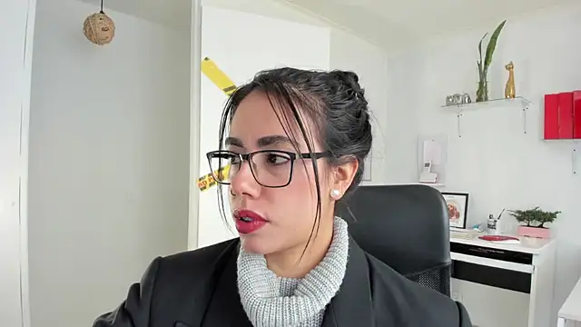 susana monroy online show from November 21, 2025, 7:01 pm