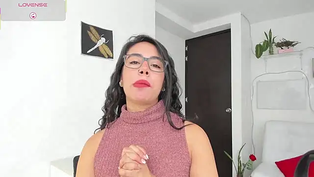 Snapshot of susana_monroy chatting on August 4, 2026, 6:54 pm susana monroy online show from August 4, 2026, 6:54 pm