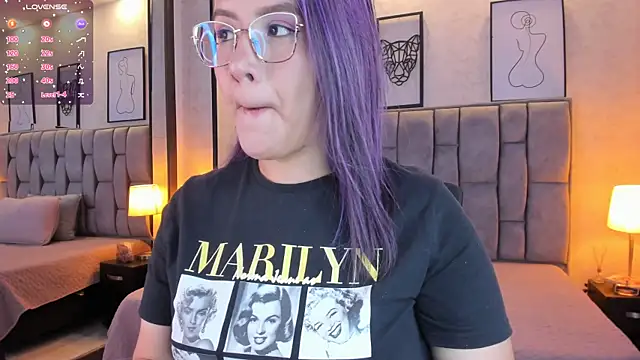 sweet--emily online show from January 21, 2025, 3:48 am