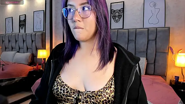 sweet--emily online show from February 5, 2025, 7:07 am