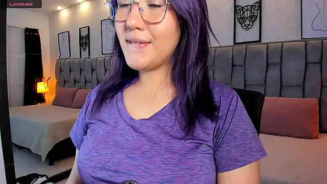 sweet--emily online show from February 13, 2025, 4:54 am