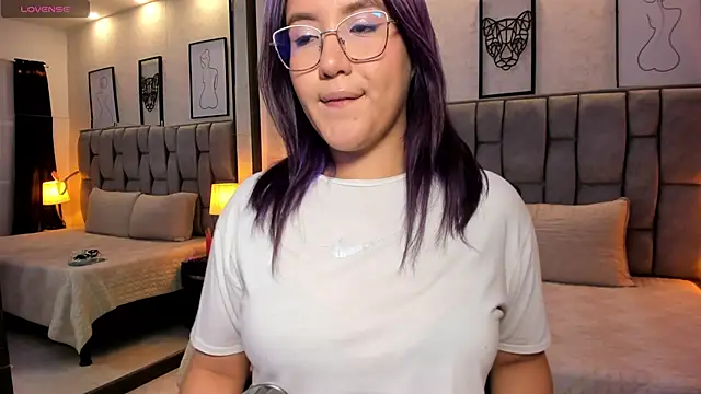 sweet--emily online show from February 23, 2025, 4:17 am