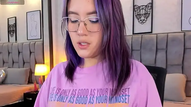 sweet--emily online show from March 7, 2025, 3:19 am