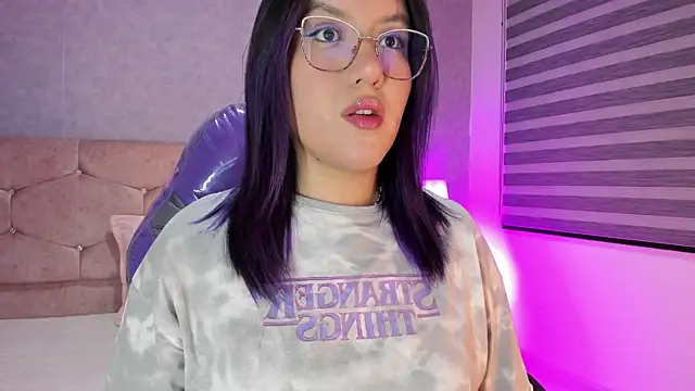 sweet--emily online show from October 3, 2025, 4:09 am