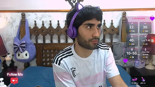 MilanZaire online show from March 5, 2025, 2:57 am