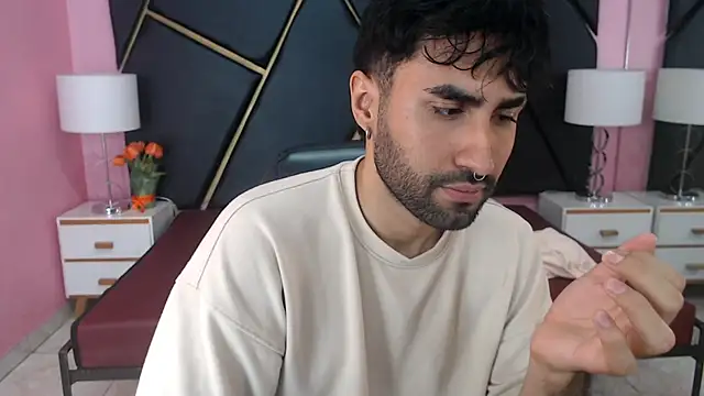 MilanZaire online show from October 14, 2025, 11:49 pm