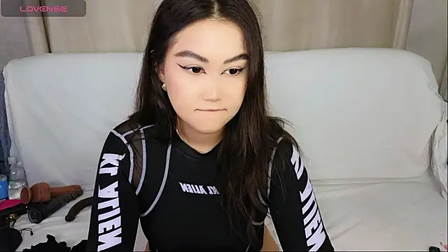 Diana Moon  online show from May 23, 2026, 5:39 pm