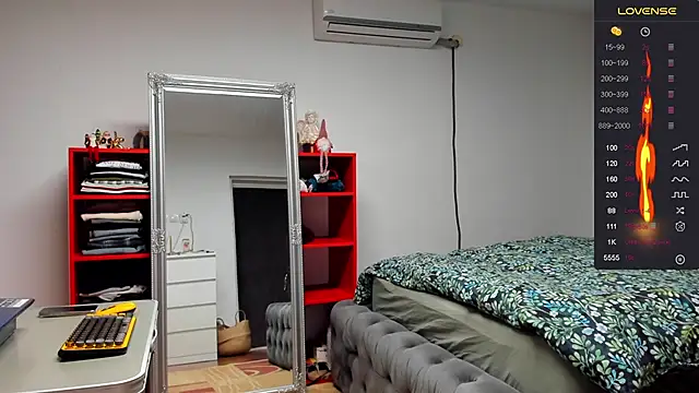 supermanboy94 online show from December 5, 2024, 6:43 am