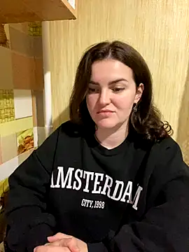 Karolina llove online show from December 1, 2024, 9:37 pm