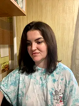 Karolina llove online show from December 3, 2024, 9:33 am