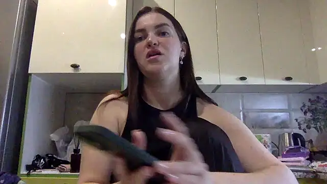 Karolina llove online show from September 23, 2025, 6:22 pm