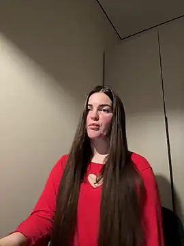 Karolina llove online show from December 5, 2025, 8:38 pm