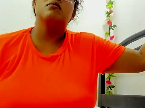 Kika teem online show from November 24, 2025, 11:26 pm