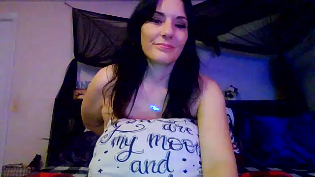 Snapshot of CrystalLakeXO chatting on July 8, 2026, 7:46 am CrystalLakeXO online show from July 8, 2026, 7:46 am