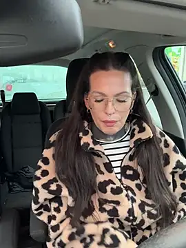 Snapshot of AileenInkOfficial chatting on January 16, 2025, 8:33 am AileenInkOfficial online show from January 16, 2025, 8:33 am