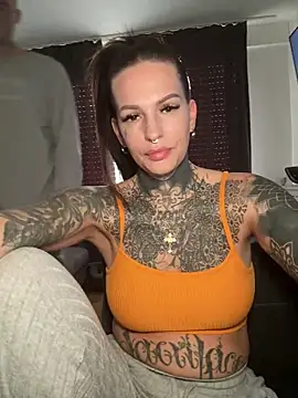 Snapshot of AileenInkOfficial chatting on January 21, 2025, 1:11 pm AileenInkOfficial online show from January 21, 2025, 1:11 pm