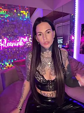 Snapshot of AileenInkOfficial chatting on February 14, 2025, 6:19 pm AileenInkOfficial online show from February 14, 2025, 6:19 pm