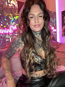 Snapshot of AileenInkOfficial chatting on March 14, 2025, 5:24 pm AileenInkOfficial online show from March 14, 2025, 5:24 pm