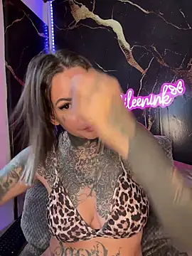 Snapshot of AileenInkOfficial chatting on September 21, 2025, 8:16 am AileenInkOfficial online show from September 21, 2025, 8:16 am