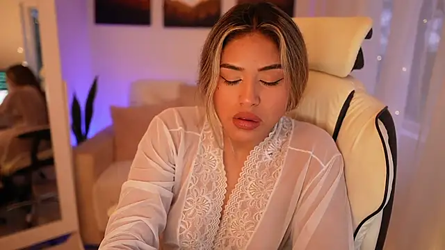 SaraParisi online show from December 26, 2024, 10:52 pm