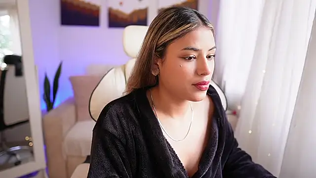 SaraParisi online show from January 7, 2025, 9:57 pm