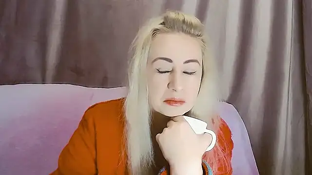 Olesya online show from December 18, 2025, 2:28 am