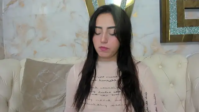 Snapshot of Lesly_sexy4u chatting on January 9, 2026, 2:47 am Lesly sexy4u online show from January 9, 2026, 2:47 am