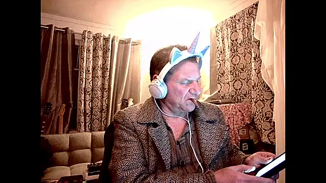 coryassman online show from January 22, 2025, 7:46 am