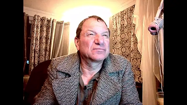 coryassman online show from January 23, 2025, 9:39 am