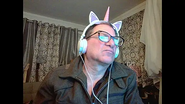 coryassman online show from February 12, 2025, 9:20 am