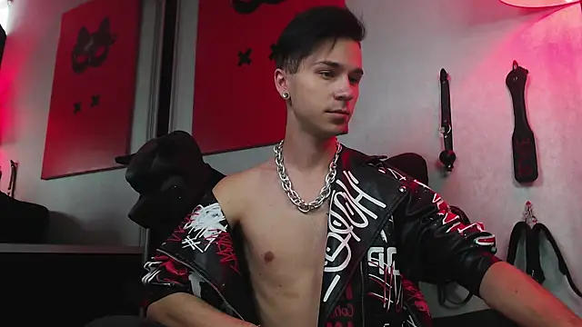 Joseph  Quinn online show from February 19, 2025, 8:01 am