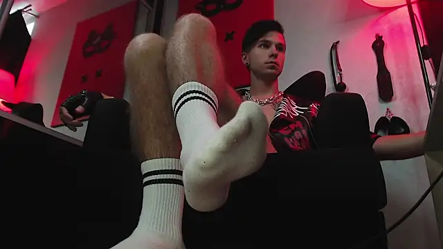 Joseph  Quinn online show from February 28, 2025, 11:25 am