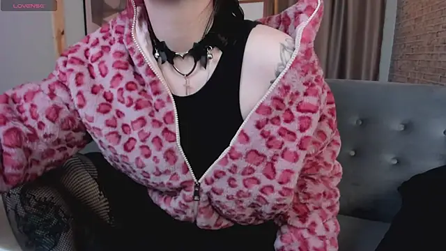 arielabradberry online show from February 13, 2025, 3:24 pm