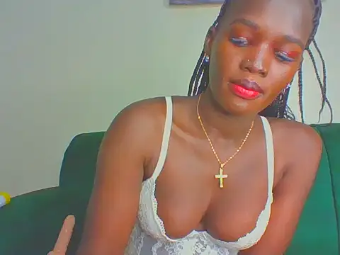 cutesmiling online show from April 17, 2026, 4:48 am