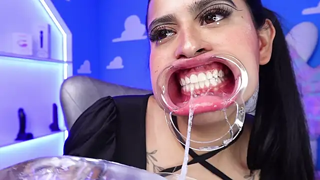 miss romyna online show from January 28, 2025, 5:32 am