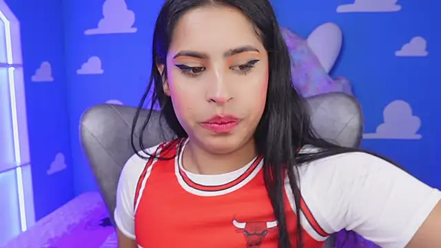 miss romyna online show from September 30, 2025, 11:04 am